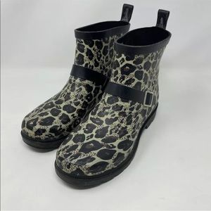Capelli Womens 7 Chelsea Rain Boots Black Round Toe Waterproof Pull On Leopard